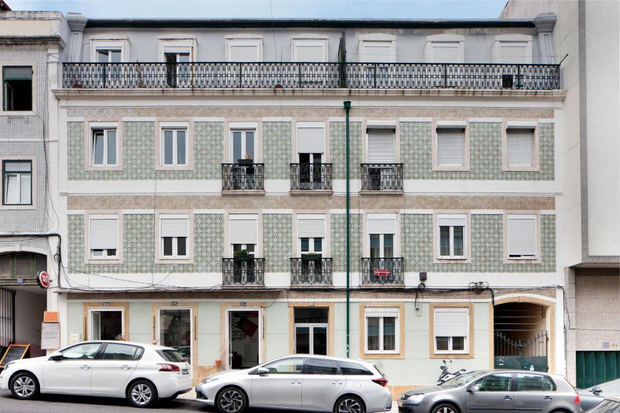 Room Lusiadas With Private Bathroom Lisbon Exterior photo